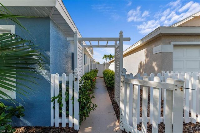 14932 Sterling Oaks DR, Naples, FL 34110