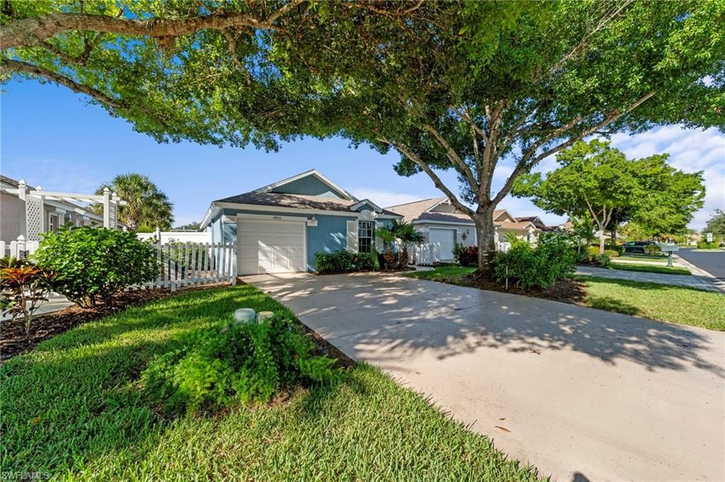 14932 Sterling Oaks DR, Naples, FL 34110