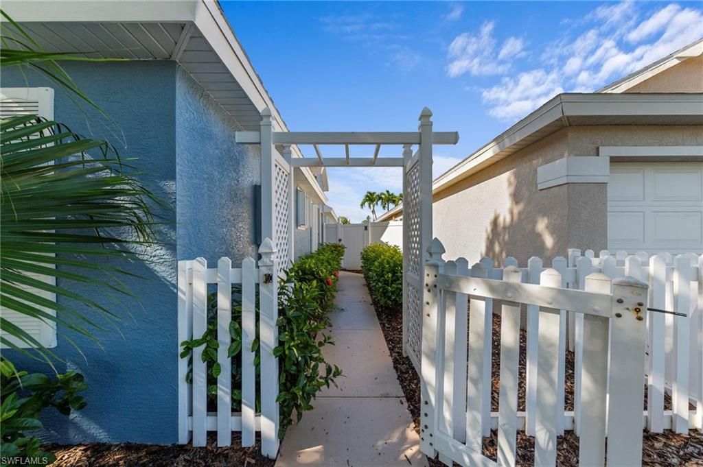14932 Sterling Oaks DR, NAPLES, FL 34110 — photo 5