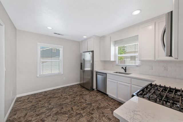 241 Mission St, Lodi, CA 95240