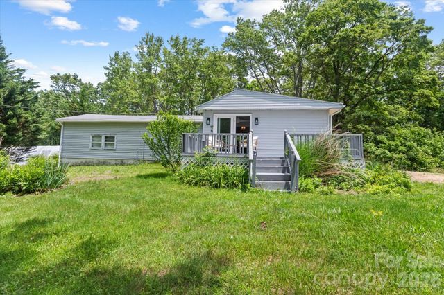 1323 Locust Grove Road, Hendersonville, NC 28792