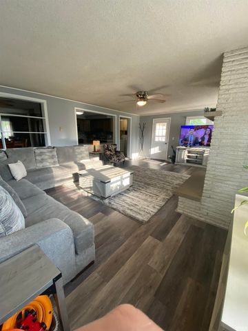 6211 Allenwood Drive, Fort Wayne, IN 46835