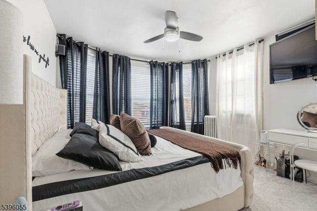 106 W Gibbons St, Linden City, NJ 07036