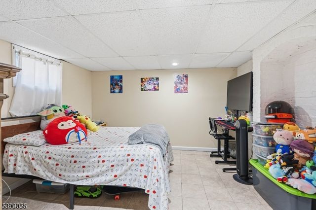 106 W Gibbons St, Linden City, NJ 07036