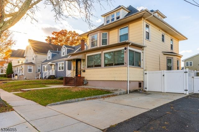 106 W Gibbons St, Linden City, NJ 07036