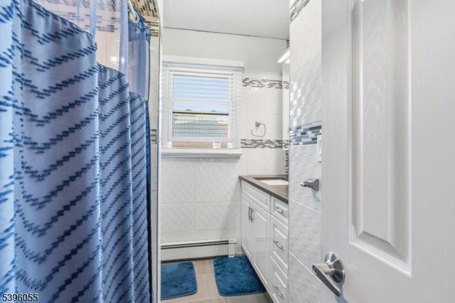 106 W Gibbons St, Linden City, NJ 07036