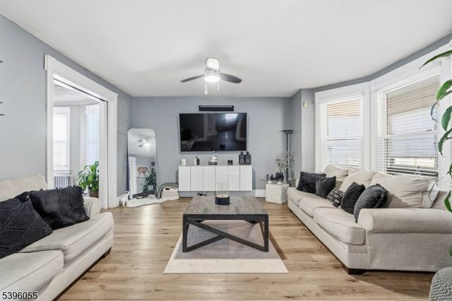 106 W Gibbons St, Linden City, NJ 07036