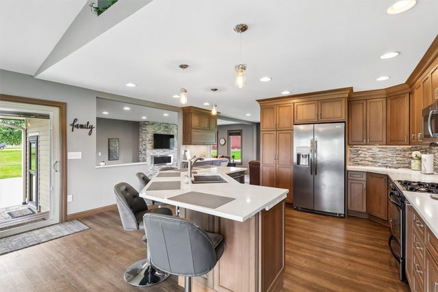 8270 Ashworth Road, West Des Moines, IA 50266