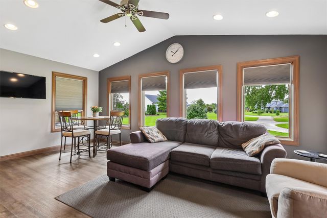 8270 Ashworth Road, West Des Moines, IA 50266