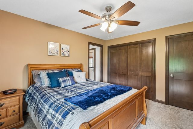 8270 Ashworth Road, West Des Moines, IA 50266