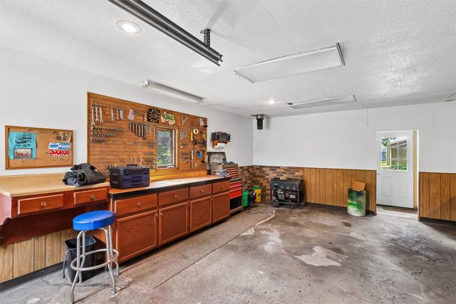 8270 Ashworth Road, West Des Moines, IA 50266