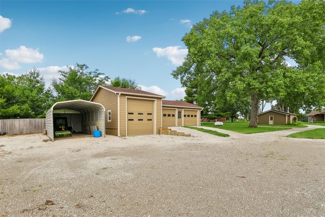 8270 Ashworth Road, West Des Moines, IA 50266