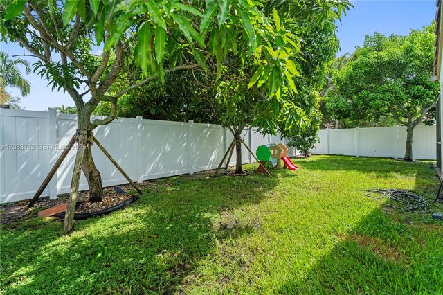 840 Falling Water Road 840, Weston, FL 33326