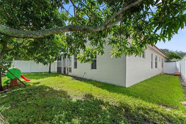 840 Falling Water Road 840, Weston, FL 33326