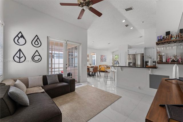 840 Falling Water Road 840, Weston, FL 33326