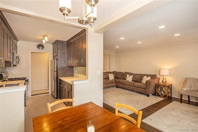 14 Westview Avenue 409, Tuckahoe, NY 10707