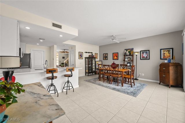 6072 Towncenter CIR, Naples, FL 34119