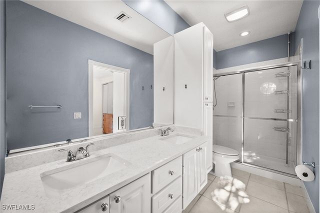 6072 Towncenter CIR, Naples, FL 34119