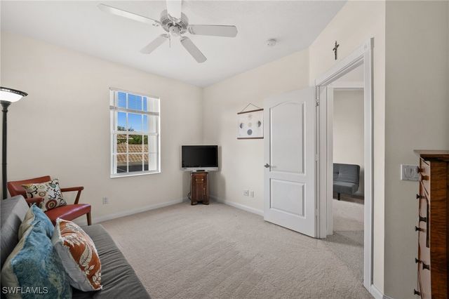 6072 Towncenter CIR, Naples, FL 34119