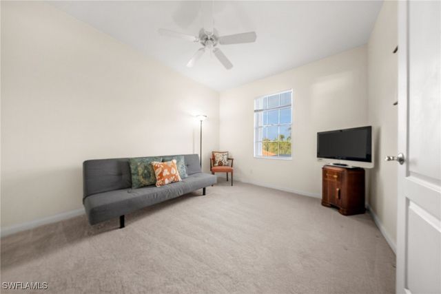 6072 Towncenter CIR, Naples, FL 34119