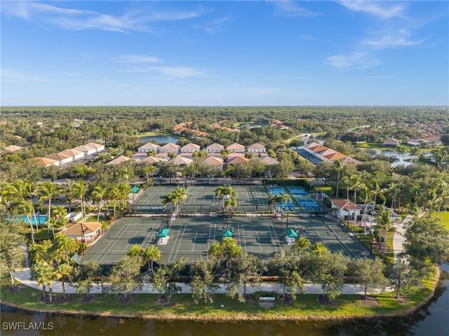 6072 Towncenter CIR, Naples, FL 34119