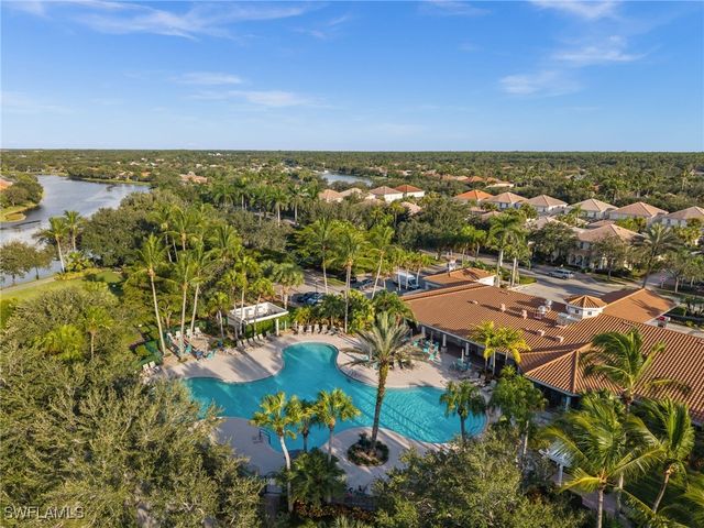 6072 Towncenter CIR, Naples, FL 34119