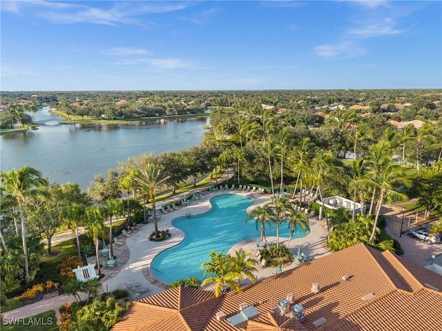 6072 Towncenter CIR, Naples, FL 34119