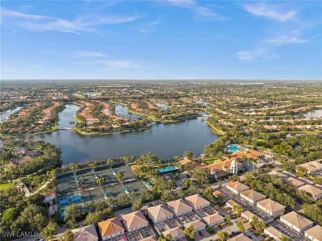 6072 Towncenter CIR, Naples, FL 34119