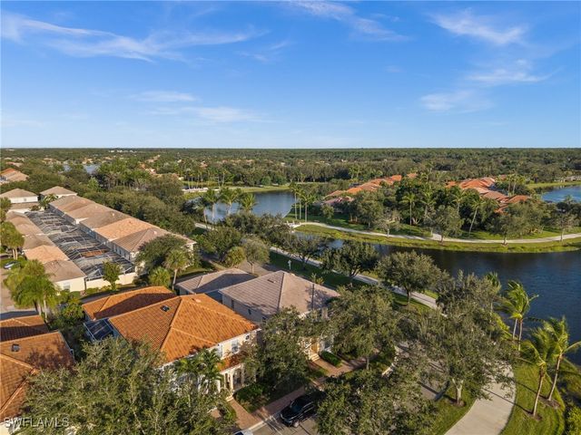 6072 Towncenter CIR, Naples, FL 34119