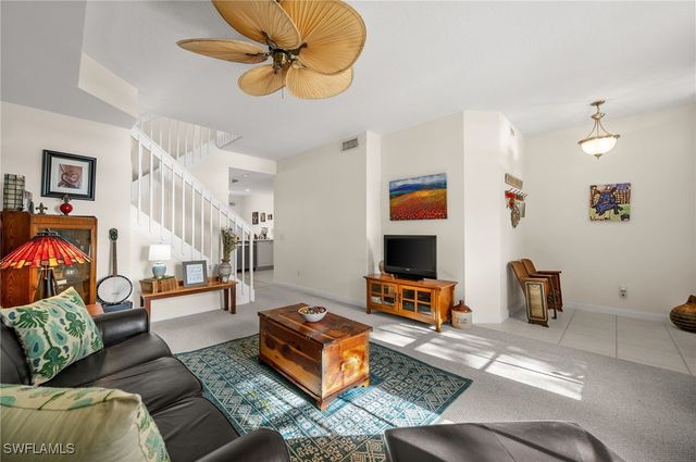 6072 Towncenter CIR, Naples, FL 34119