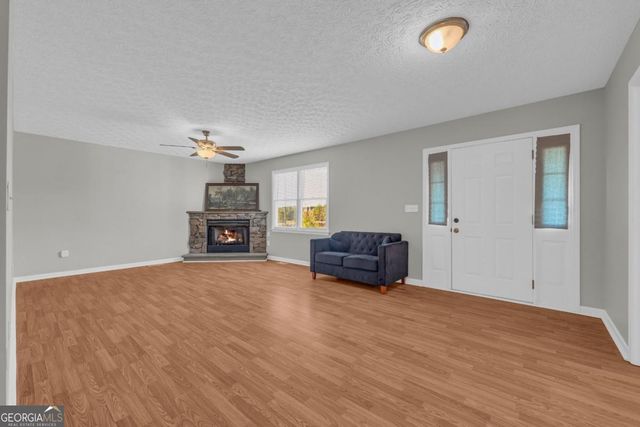 63 Lazy B Drive, Hartwell, GA 30643