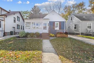 346 E Jarvis Avenue, Hazel Park, MI 48030