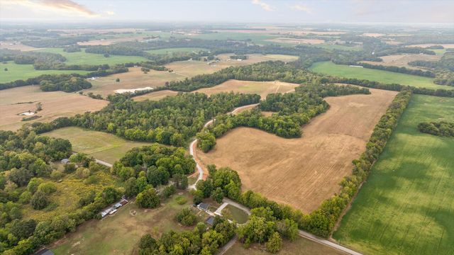 8 Sturgeon Creek Road, Cedar Hill, TN 37032