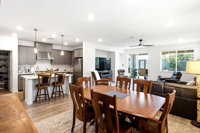 1399 Carson River Loop, Lincoln, CA 95648