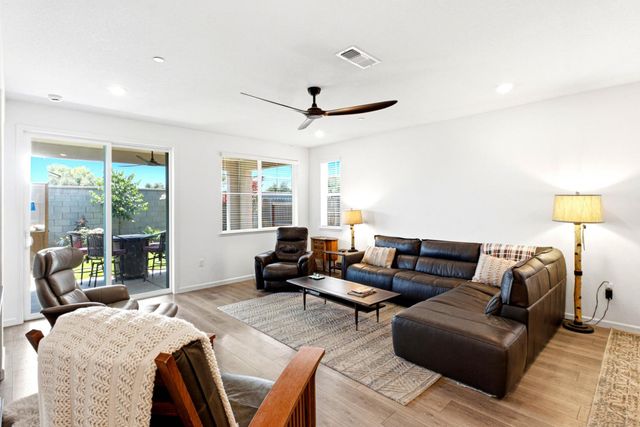 1399 Carson River Loop, Lincoln, CA 95648