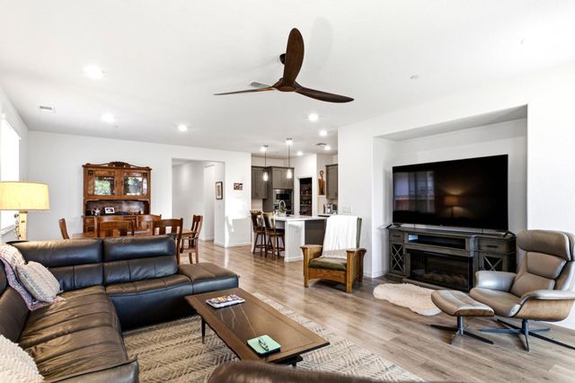 1399 Carson River Loop, Lincoln, CA 95648