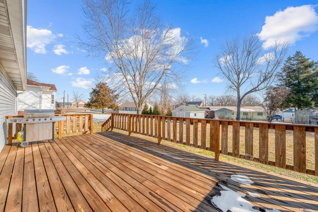 106 S Elm Street, Blue Eye, MO 65611