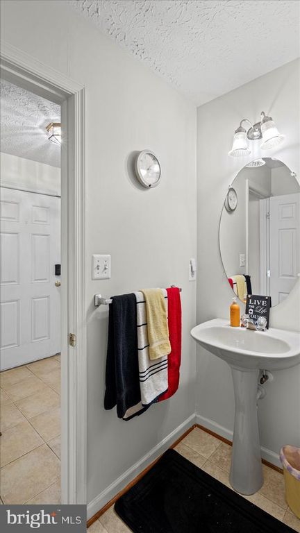 Image 10 of property listing at 128 KING JAMES CIR, Edgewood, MD 21040