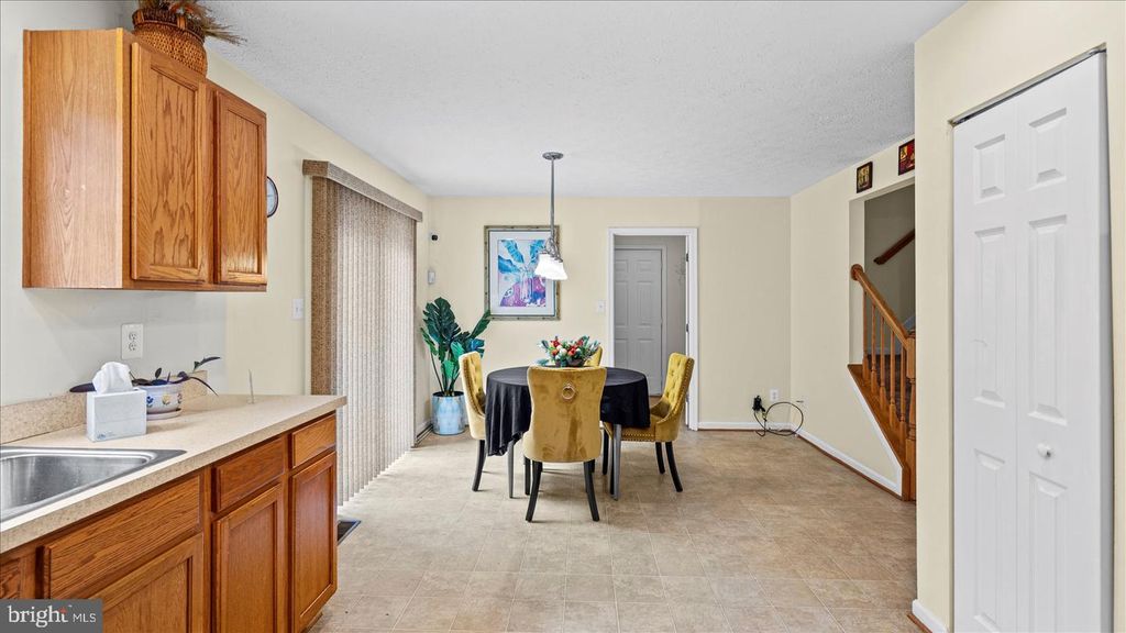 Image 15 of property listing at 128 KING JAMES CIR, Edgewood, MD 21040
