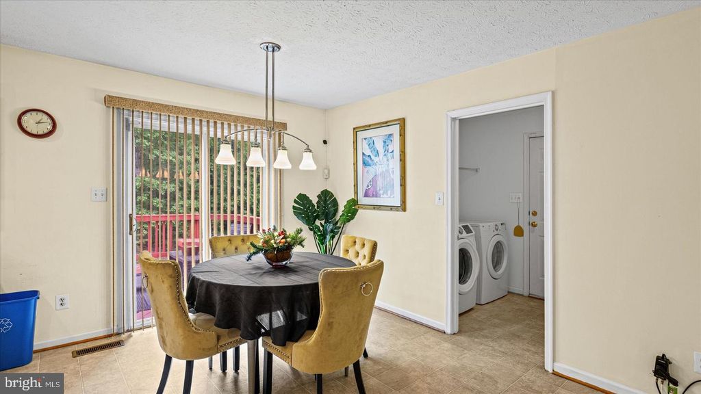 Image 16 of property listing at 128 KING JAMES CIR, Edgewood, MD 21040