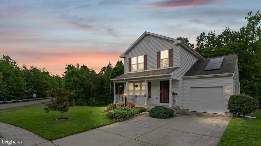 Image 2 of property listing at 128 KING JAMES CIR, Edgewood, MD 21040
