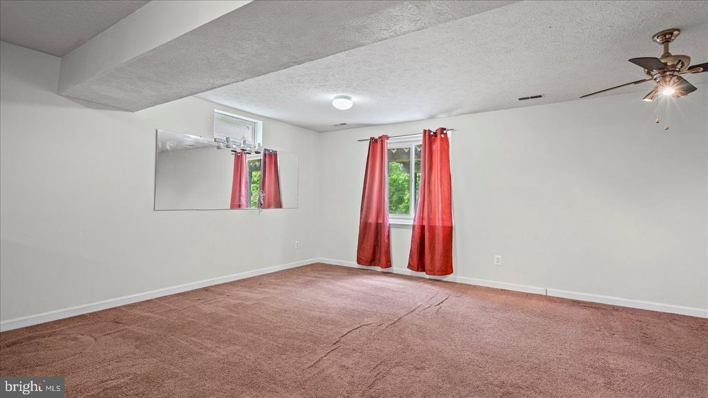 Image 33 of property listing at 128 KING JAMES CIR, Edgewood, MD 21040