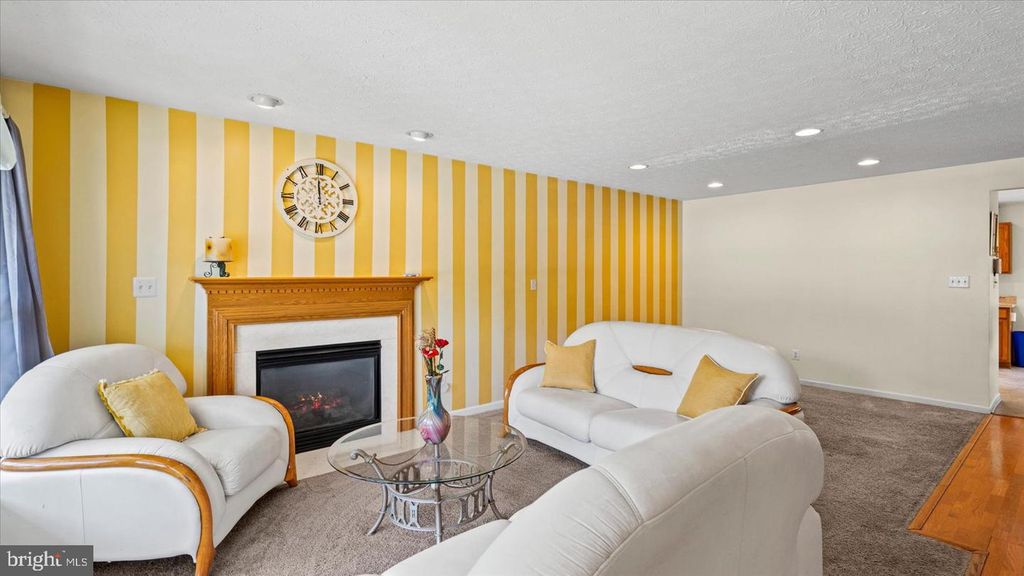 Image 4 of property listing at 128 KING JAMES CIR, Edgewood, MD 21040