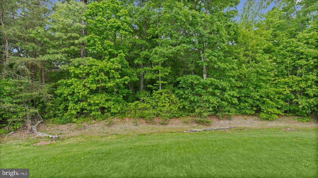 Image 40 of property listing at 128 KING JAMES CIR, Edgewood, MD 21040
