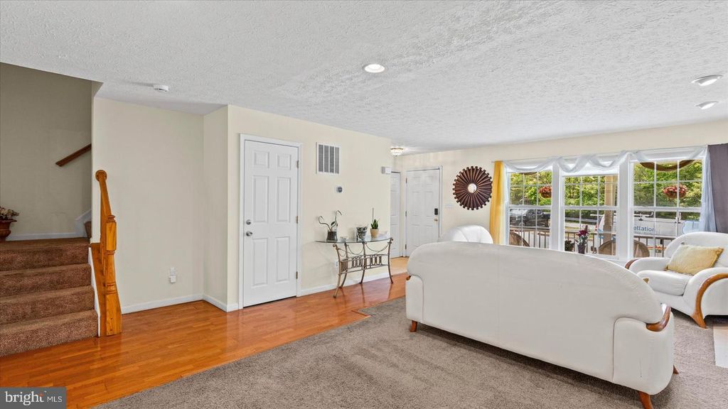 Image 9 of property listing at 128 KING JAMES CIR, Edgewood, MD 21040