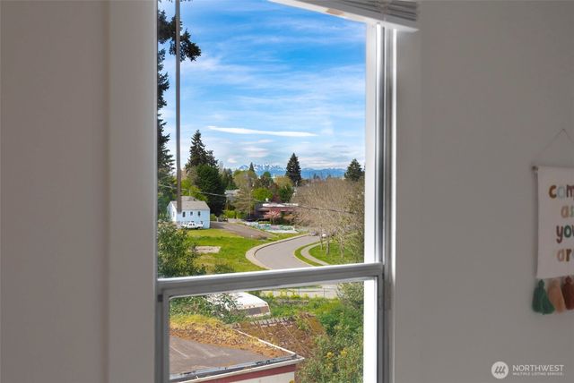 1203 Pacific Avenue, Bremerton, WA 98337