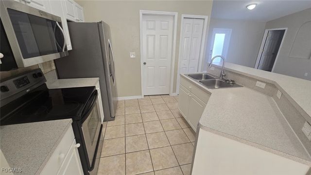 2604 SW 9th PL, Cape Coral, FL 33914