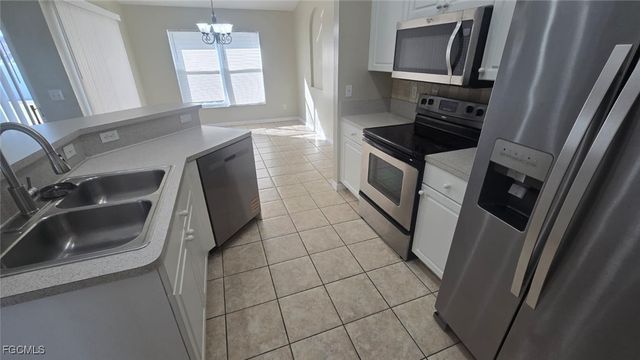 2604 SW 9th PL, Cape Coral, FL 33914