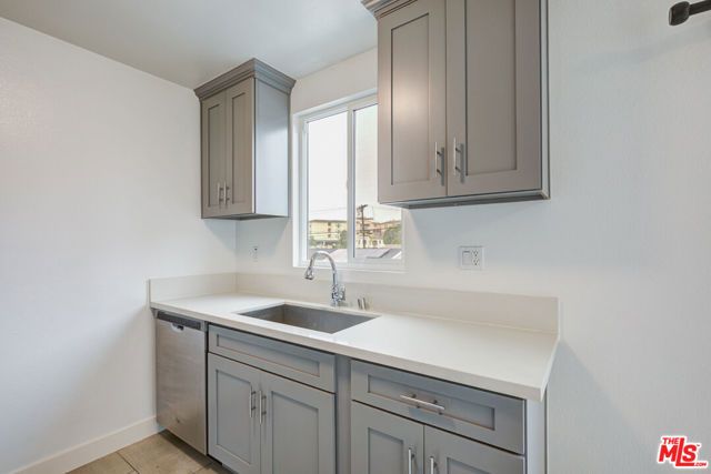 4309 W Adams Boulevard 11, Los Angeles, CA 90018