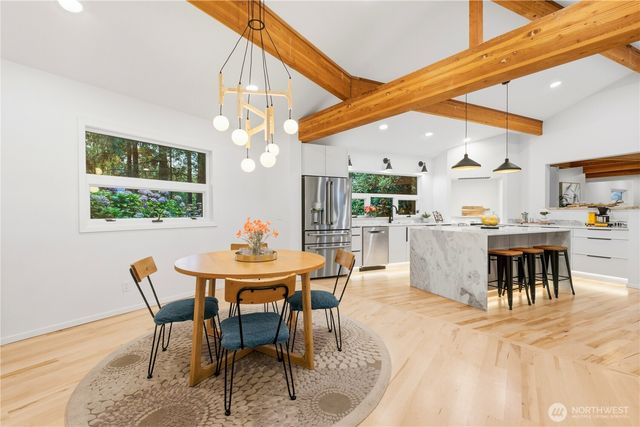 7575 NE New Brooklyn Road, Bainbridge Island, WA 98110
